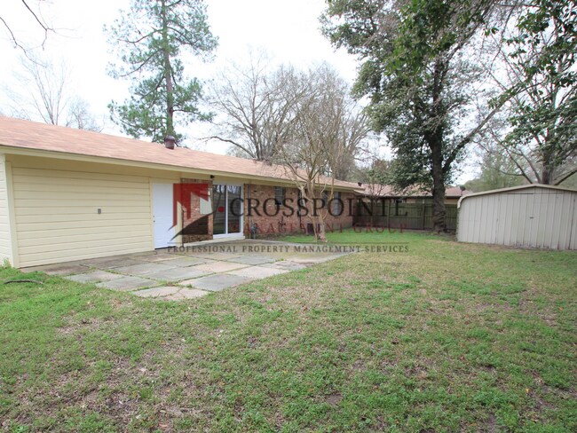 Building Photo - 3701 Appletree Ln