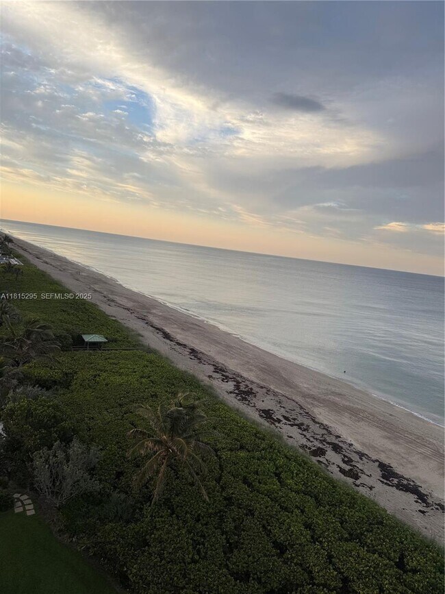 Building Photo - 9940 S Ocean Dr