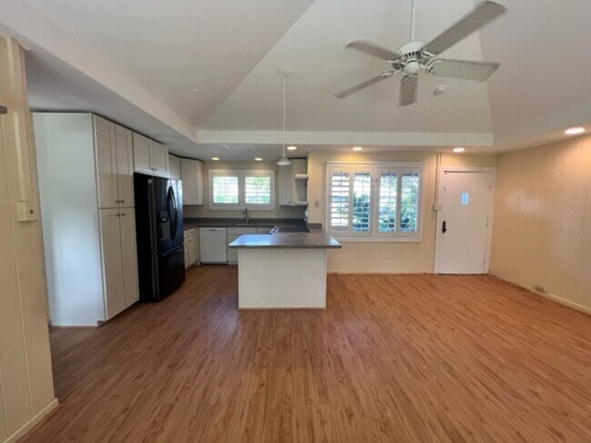 Building Photo - 1111 Hele St