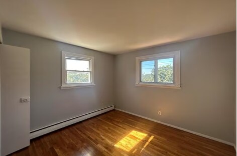 Building Photo - 3 Tulip Ln