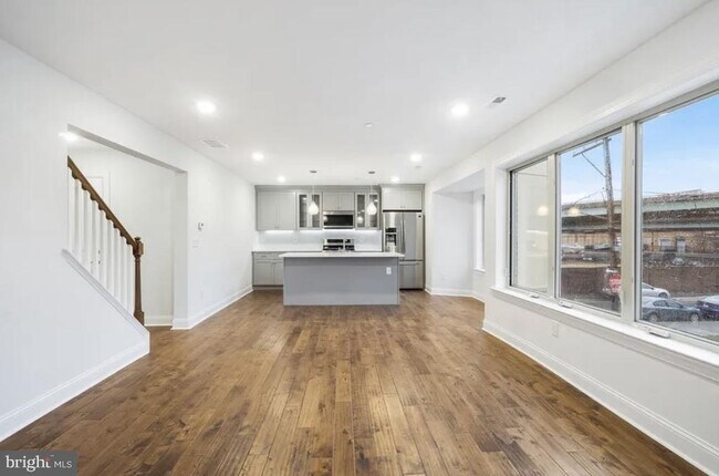 Building Photo - 41 W Wildey St