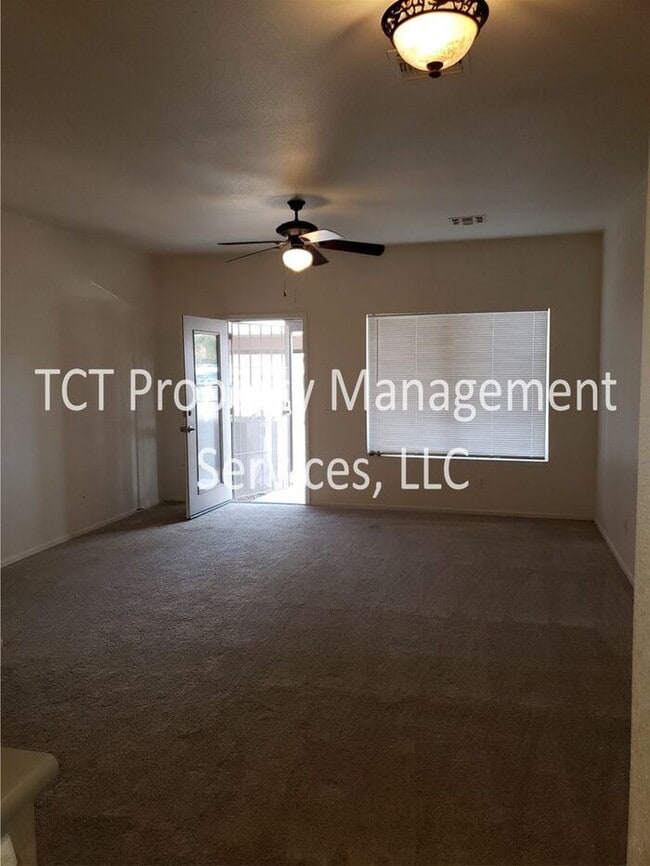 Building Photo - Cozy Two Bedroom Condo in Chandler!