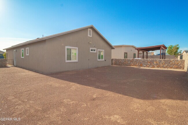 Building Photo - 4980 Rose Elise St