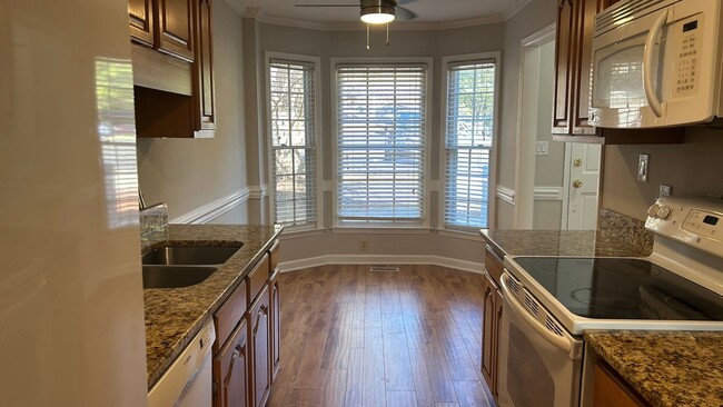 Building Photo - 2 Bed | 2.5 Bath Townhouse In North Raleig...