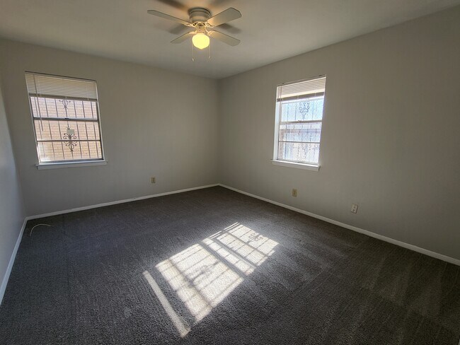 Building Photo - 9403 Fairhope Ave