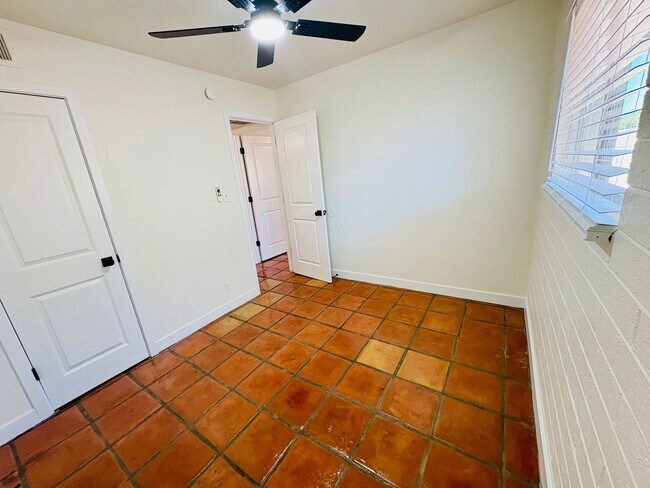 Building Photo - 817 S Melody Ln