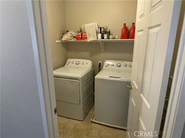 Building Photo - 130 Tamarack Dr