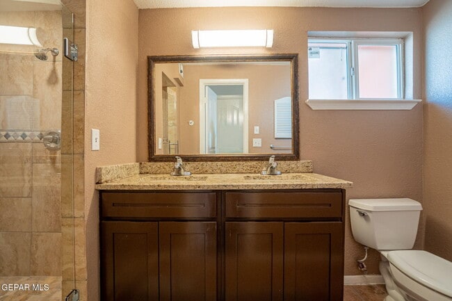 Building Photo - 604 Haverhill Rd