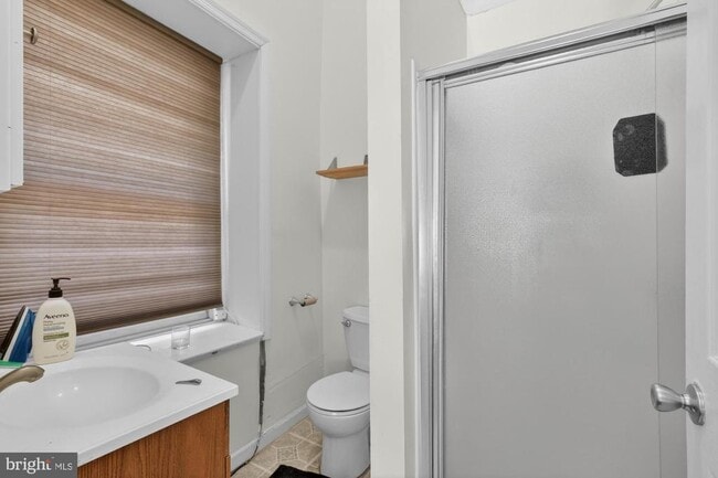 Building Photo - 4011 Pine St