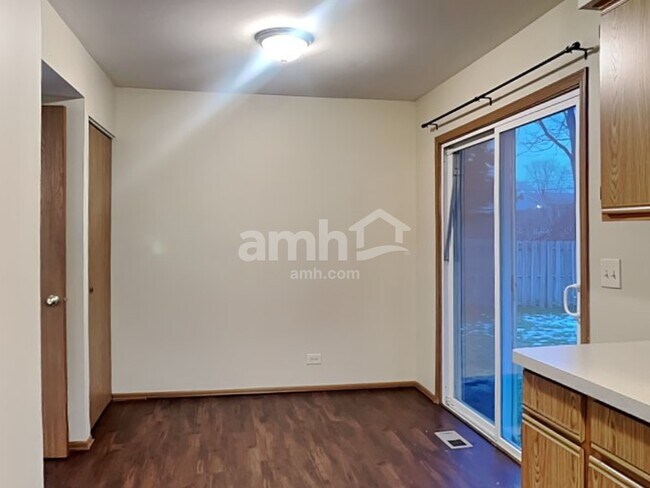 Building Photo - 1404 Keele Dr