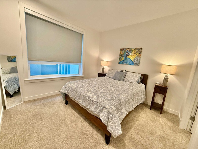 Building Photo - 385 S 400 E