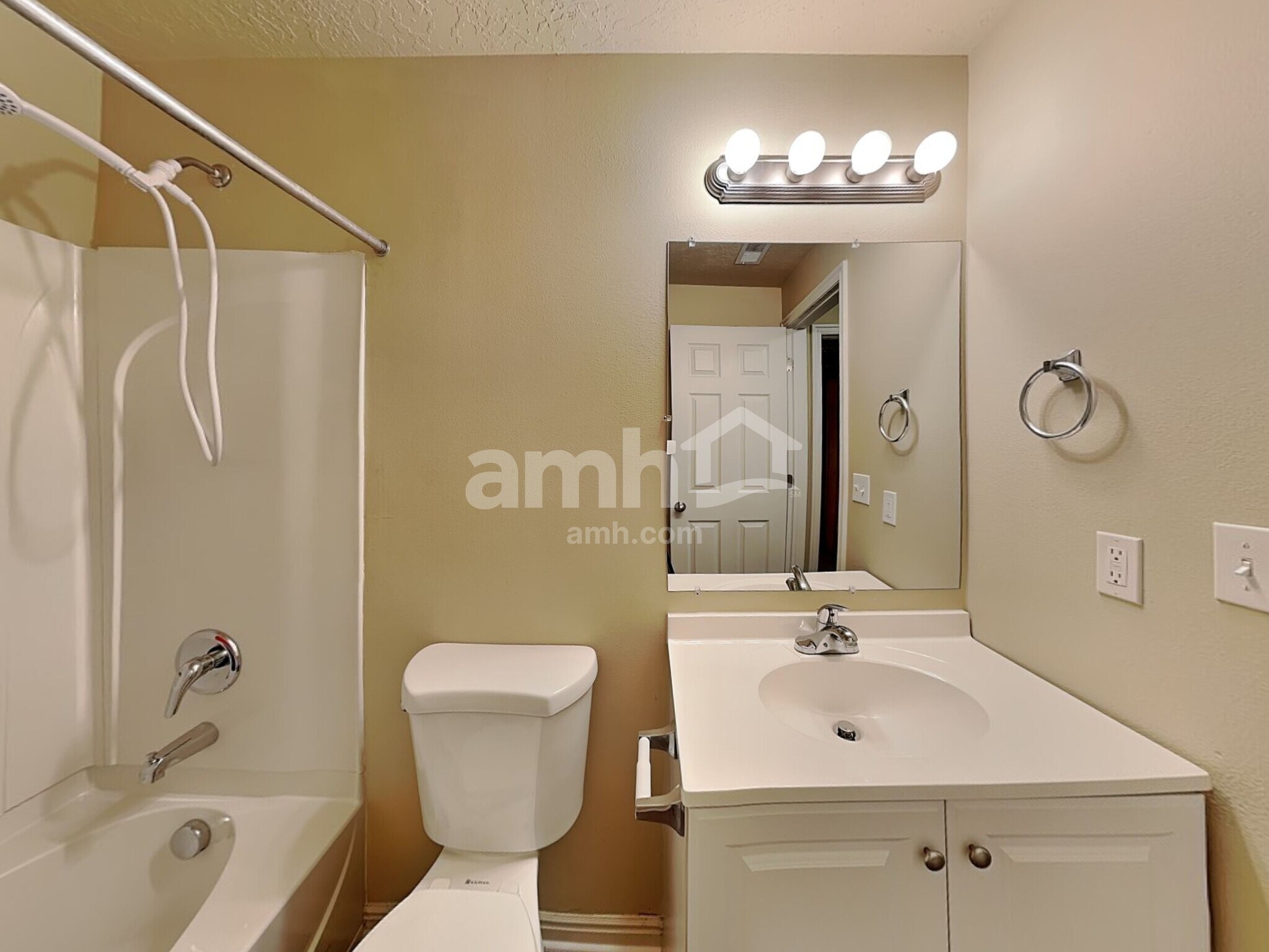Building Photo - 10567 Sugarloaf Dr