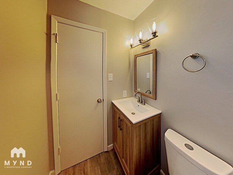 Building Photo - 2570 Rolling View Dr