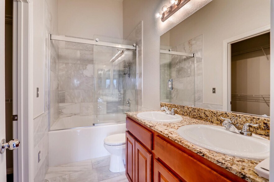 Building Photo - 2750 Fountain Ridge Ln
