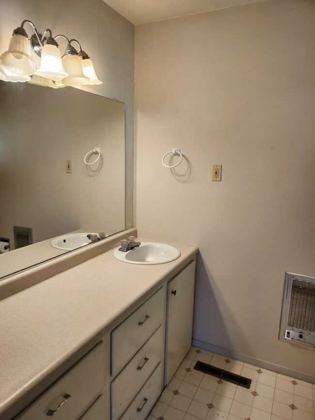 Building Photo - 4542 Averill Dr
