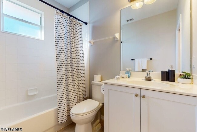 Building Photo - 350 Robin Hood Cir