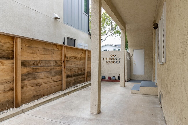 Building Photo - 4130 Vinton Ave