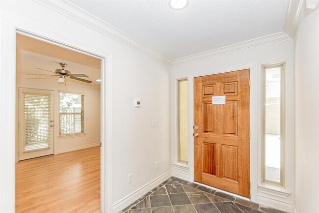 Building Photo - 5514 Crooms St