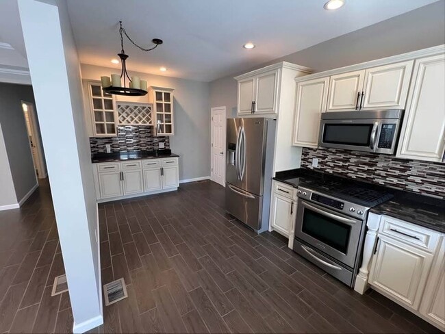 Building Photo - 55 S Fulton St