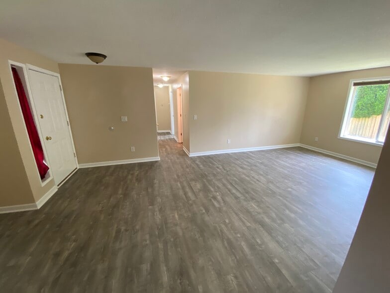 Building Photo - 15807 NE 86th Cir