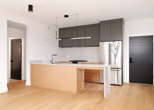 Building Photo - 182 Tremont St