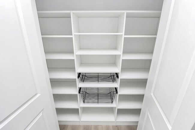 Building Photo - 707 Hoke Ln