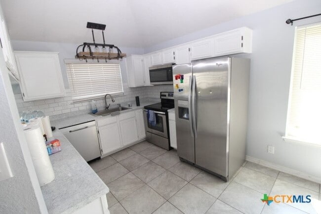 Building Photo - 2702 Cactus Dr