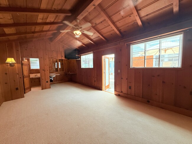 Building Photo - 619 W Cypress Ave