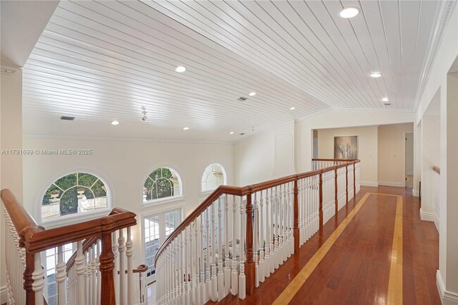 Building Photo - 4403 Monserrate St