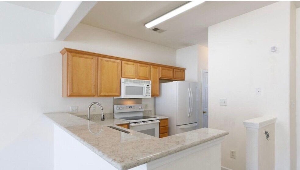 Building Photo - 11625 Lioness St