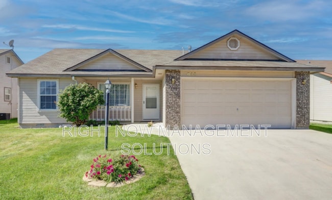 Building Photo - 815 S Pawnee Ave