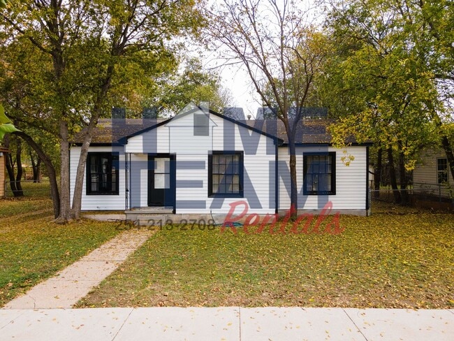 Building Photo - Half off first months rent!!!