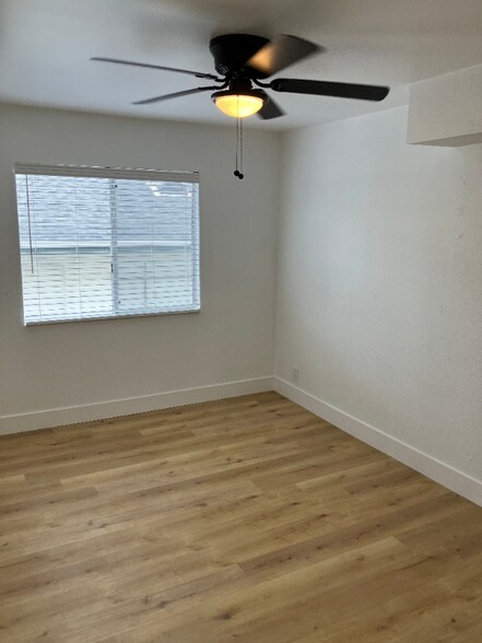 Building Photo - 2455 Corinth Ave