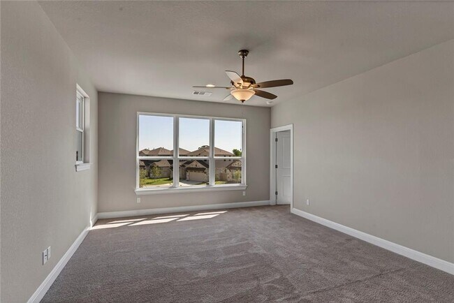 Building Photo - 3901 Tavarez St