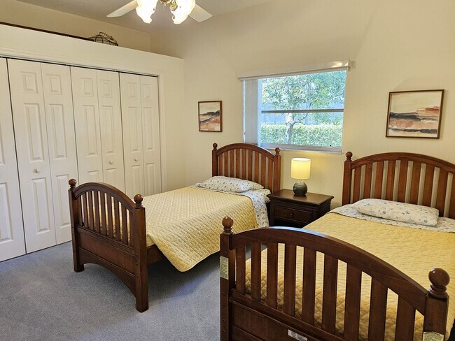 Building Photo - Seasonal Short-Term Private Heated Pool Home with 3 Bedroom, 2.5 Bath, 2 Car Garage in Sorrento W...