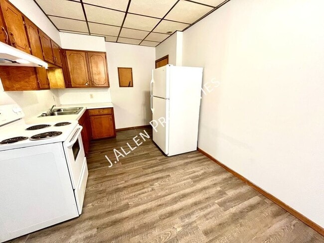 Building Photo - 313 N 12th St