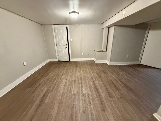 Building Photo - Comfortable 3-Bedroom Ranch with Yard, Garage & Bonus Basement Space
