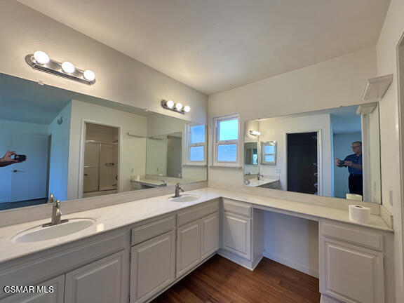 Building Photo - 724 Zinnia Ct