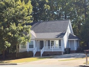 Building Photo - ~~~~ Beautiful Cape Cod Home ~~~~