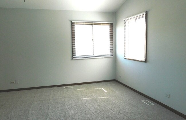 Building Photo - 1645 Hilton Head Dr