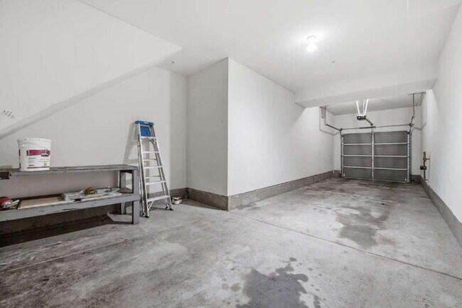Building Photo - 2175 Caminito Leonzio