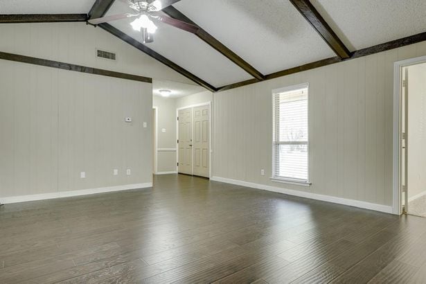 Living room/family room - 417 E Kearney St