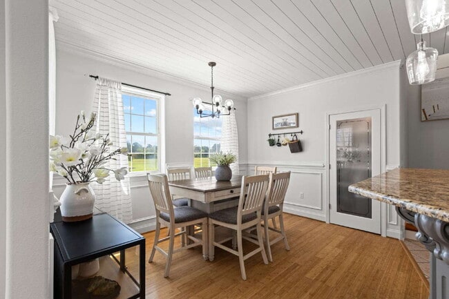 Building Photo - 112 Cherry Grove Dr