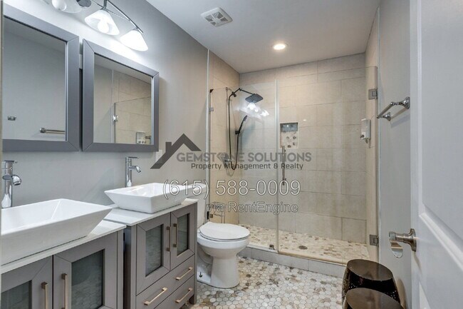 Building Photo - 1516 23rd Ave N