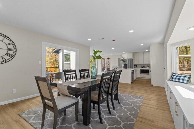 Building Photo - 2155 Hickory Trce