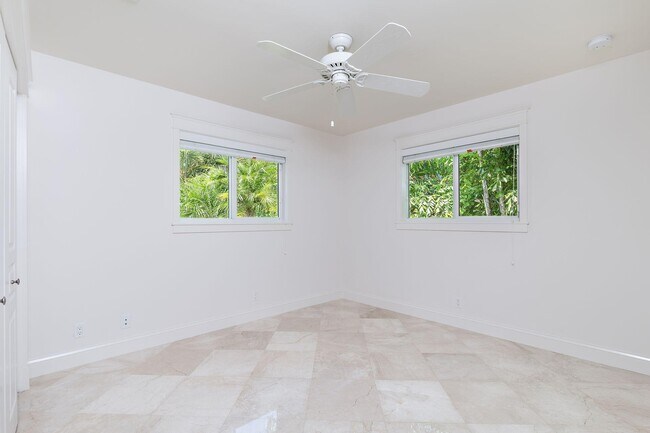 Building Photo - 210 Ellamar Rd