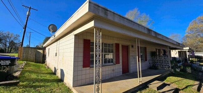 Primary Photo - Available- Charming 2-Bedroom Home in Longview