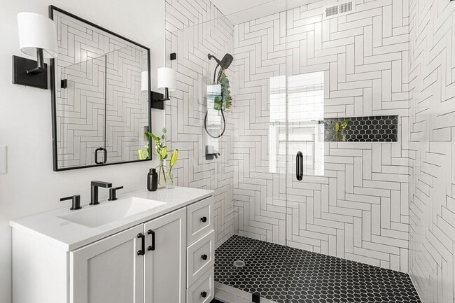 Building Photo - 31 Cunningham St