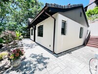 Building Photo - FURNISHED!!! Charming 2BD/1BA Single-Story...