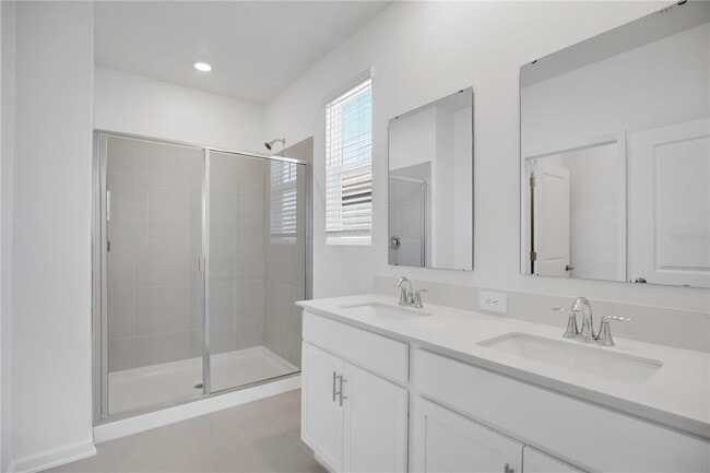 Building Photo - 714 Squire Ave